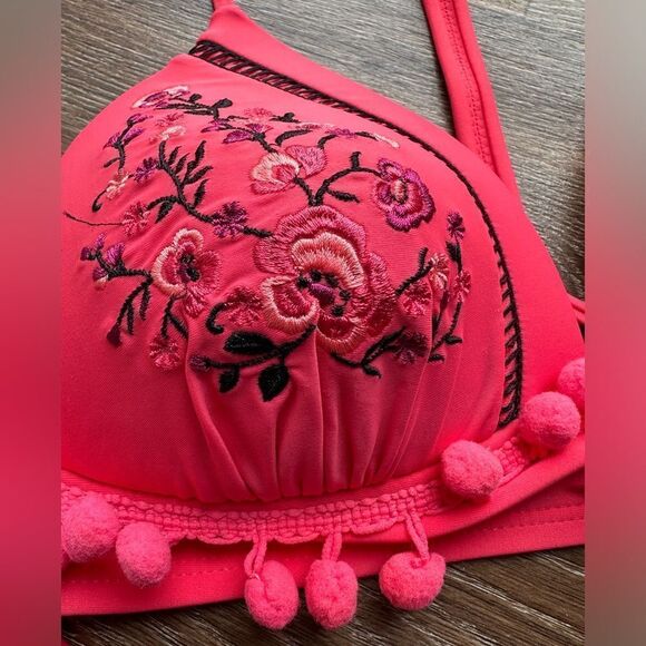 Time and Tru Women's Molded Flamengo Dancer
Тор Size M - Picture 5 of 17